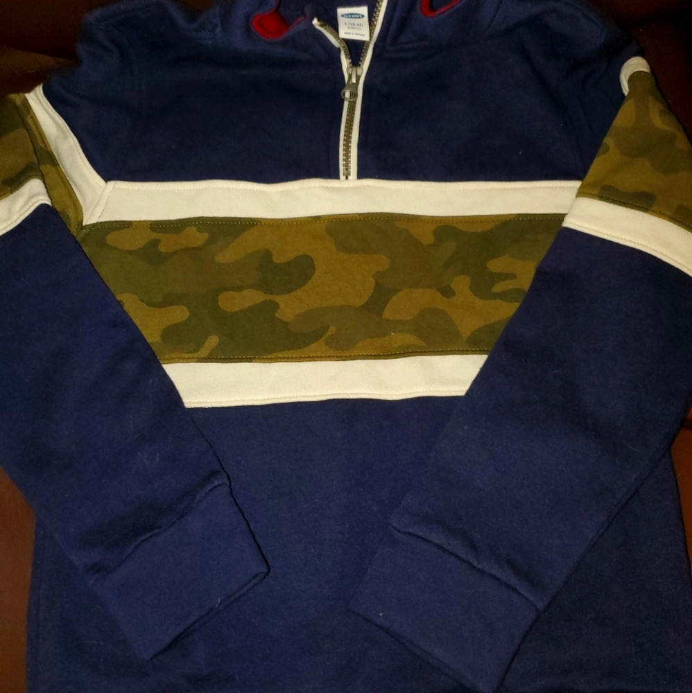Boys Old Navy 1/4 zip sweatshirt